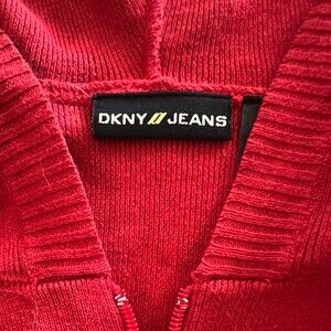 Red quarter sleeve Sweater